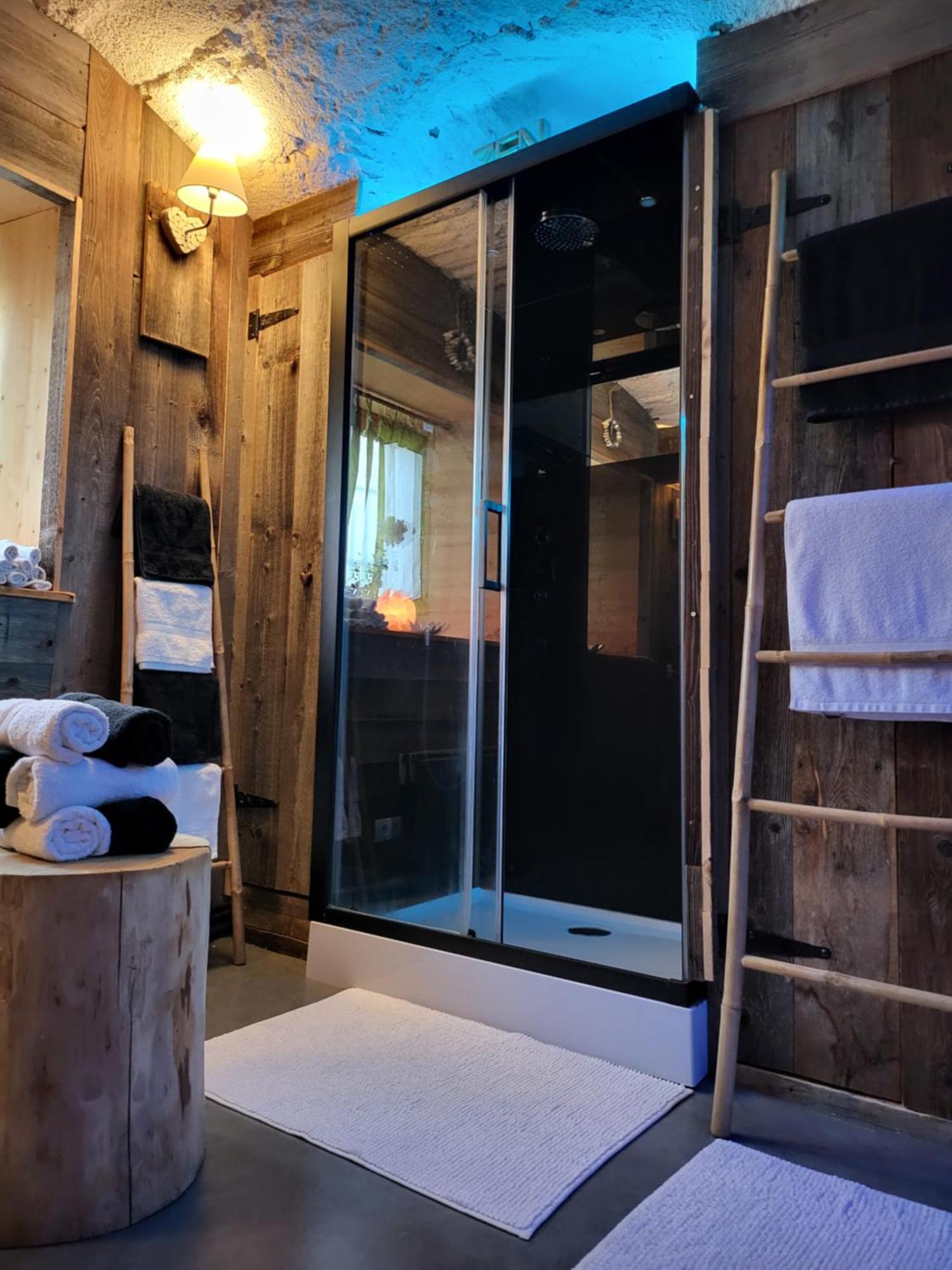 Le Cosy Lodge Departs Ski Alpe D'Huez 2 Alpes La Grave Et Col D'Ornon Detente Jacuzzi Piscine Sauna Bar Billard Le Bourg-dʼOisans Esterno foto